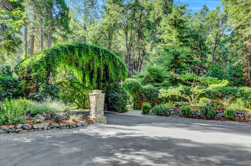 13027 Robin Rd, Nevada City, CA, 95959-9653 | Card Image