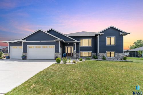 1720 N Paddington Trl, Sioux Falls, SD, 57110-6426 | Card Image
