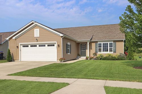 751 S Sugarpine Way, Elkhorn, WI, 53121-4622 | Card Image