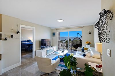 904 - 770 Claughton Island Dr, Condo with 2 bedrooms, 2 bathrooms and null parking in Miami FL | Image 3