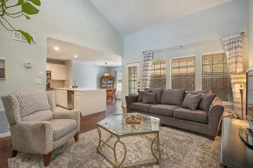 704 Creekwood Dr, Lewisville, TX, 75067-5344 | Card Image