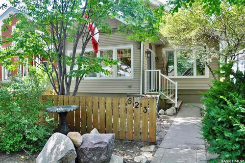 623 4th Ave N, Saskatoon, SK, S7K2M8 | Card Image