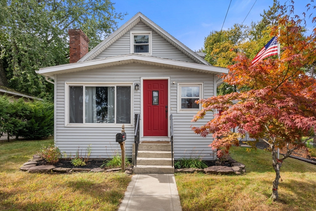 Grattan St, Chicopee, MA 01020