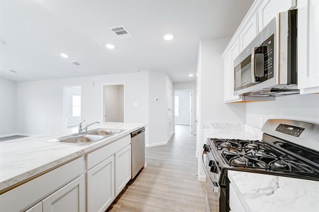 115 Pine Burr St, House other with 4 bedrooms, 2 bathrooms and 2 parking in Lufkin TX | Image 12