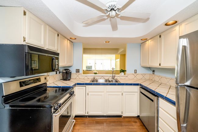 193 Wayne St, Condo with 3 bedrooms, 2 bathrooms and null parking in Saint Joseph MI | Image 16