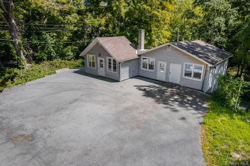 46 Oscawana Lake Rd, Putnam Valley, NY, 10579-3009 | Card Image