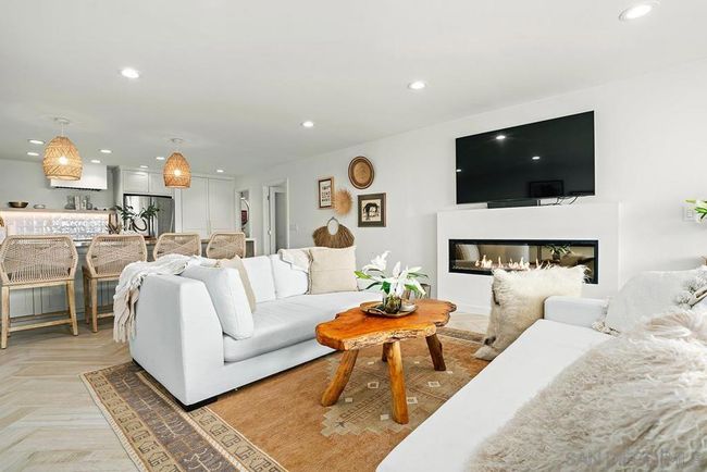 UNIT-114 - 435 S Sierra Ave, Condo with 1 bedrooms, 2 bathrooms and 2 parking in Solana Beach CA | Image 4