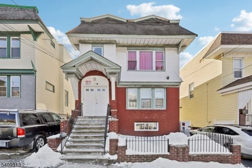 719 18th Ave, Irvington, NJ, 07111-5174 | Card Image