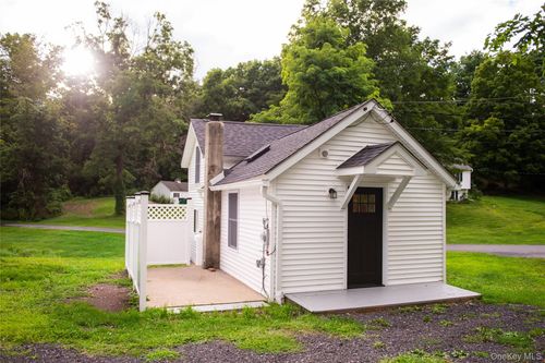 cottage-449 N Quaker Lane, Hyde Park, NY, 12538 | Card Image