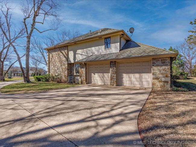 Side entry garage | Image 50