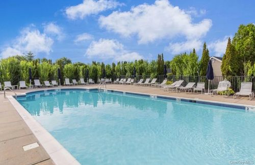 39-39 Kimberly Dr, Westhampton, NY, 11977-1017 | Card Image