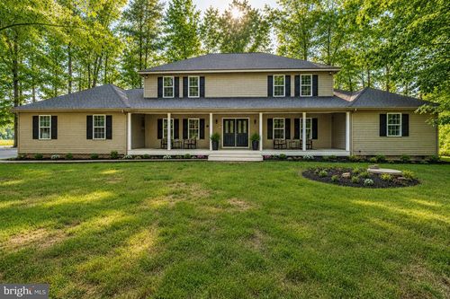 7905 E E Robert E Lee Court, SPOTSYLVANIA, VA, 22551 | Card Image