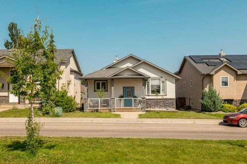 215 Grand River Blvd W, Lethbridge, AB, T1K8C5 | Card Image