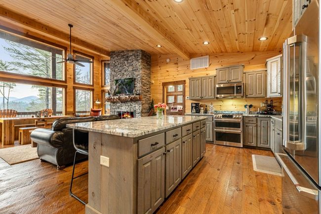 81 Morgan Trl, Home with 3 bedrooms, 3 bathrooms and null parking in Epworth GA | Image 7