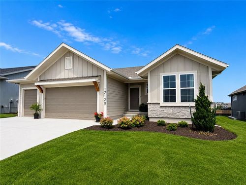 17120 W 168th Pl, Olathe, KS, 66062-8034 | Card Image