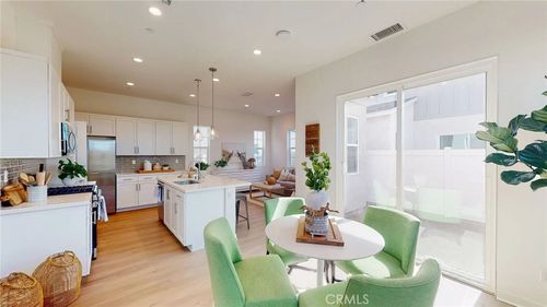 4550 S Grant Paseo, Ontario, CA, 91762-7525 | Card Image