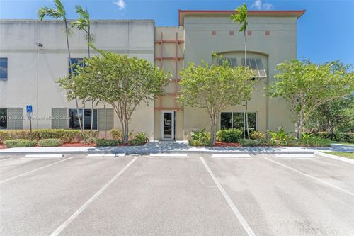 6850 Lyons Technology Cir, Coconut Creek, FL, 33073-4302 | Card Image