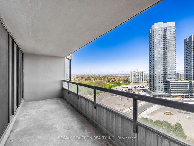 1611 - 7420 Bathurst St, Condo with 3 bedrooms, 2 bathrooms and 1 parking in Thornhill ON | Image 25