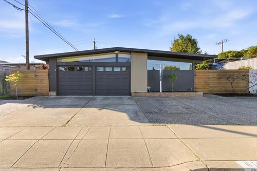 678 Connie Ave, San Mateo, CA, 94402 | Card Image