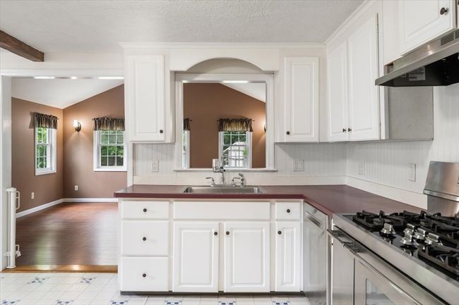 6 Karen Ave, House other with 3 bedrooms, 2 bathrooms and 3 parking in Medway MA | Image 13
