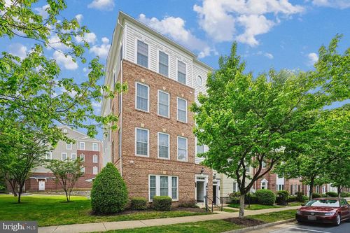 2354 Brookmoor Ln, WOODBRIDGE, VA, 22191-4054 | Card Image