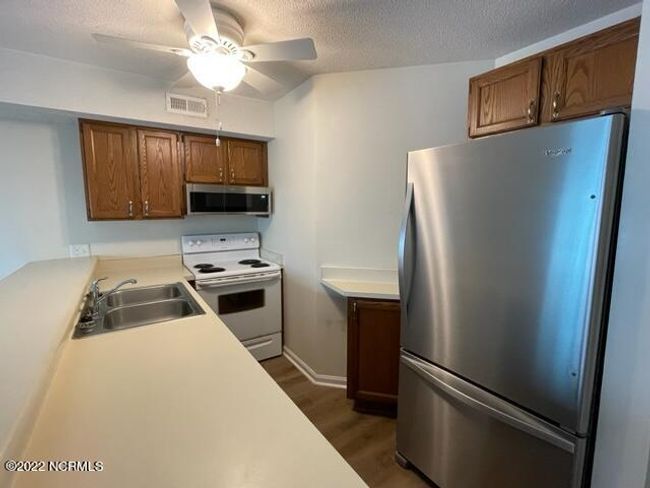 APT-4B - 1601 Carolina Beach Ave N, Condo with 1 bedrooms, 2 bathrooms and null parking in Carolina Beach NC | Image 4