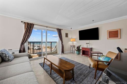 101-4878 Pescadero, San Diego, CA, 92107 | Card Image