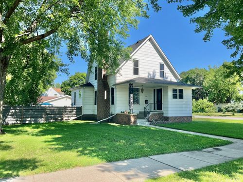 207 N 5th St, Marshall, MN, 56258-1305 | Card Image