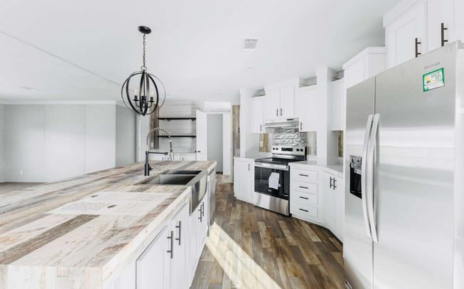 20782 78 Th Trce, House other with 3 bedrooms, 2 bathrooms and 3 parking in LIVE OAK FL | Image 6