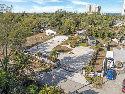 1280 & 1290 Williams St, Fort Myers, FL, 33916-1526 | Card Image