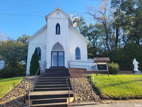 80 W 5th St, Dallas City, IL, 62330-1152 | Card Image