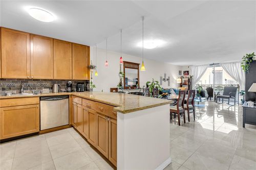 618-600 Three Islands Blvd, Hallandale Beach, FL, 33009-7800 | Card Image