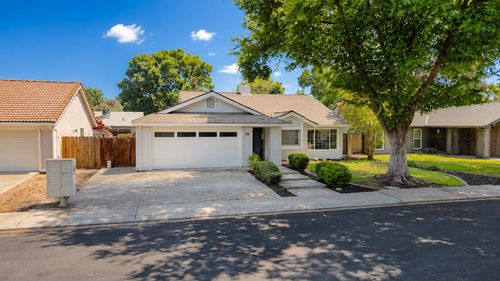 1516 January Drive, Modesto, CA, 95358 | Card Image
