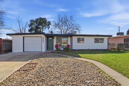 3840 San Novado Way, North Highlands, CA, 95660-4837 | Card Image