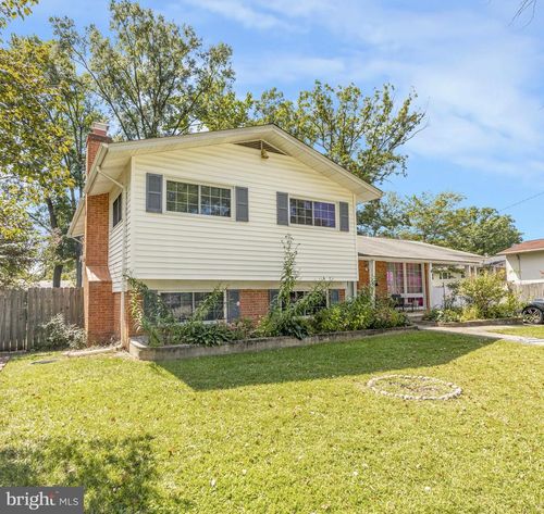 8603 Magnolia Dr, LANHAM, MD, 20706-3916 | Card Image