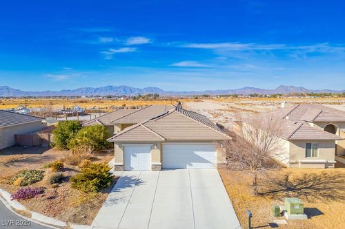 748 Ishani Ridge Ct, Pahrump, NV, 89048-4101 | Card Image