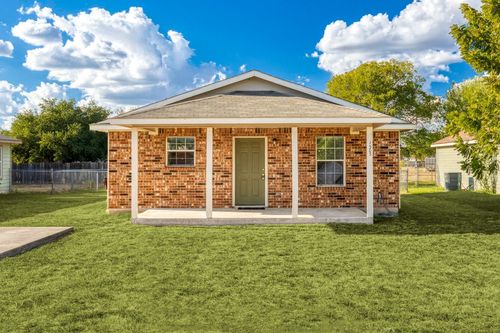 1303 W Pointe Pl, Lockhart, TX, 78644-3842 | Card Image