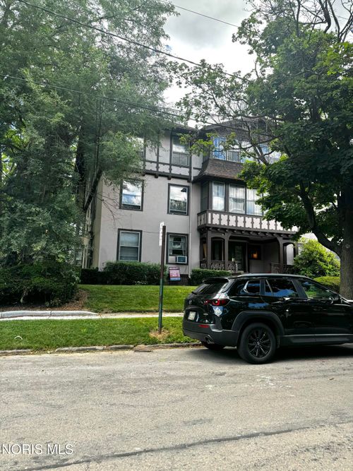2329 Parkwood Ave, Toledo, OH, 43620-1178 | Card Image