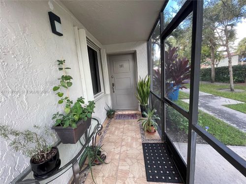 101-16240 Laurel Dr, Weston, FL, 33326-1690 | Card Image