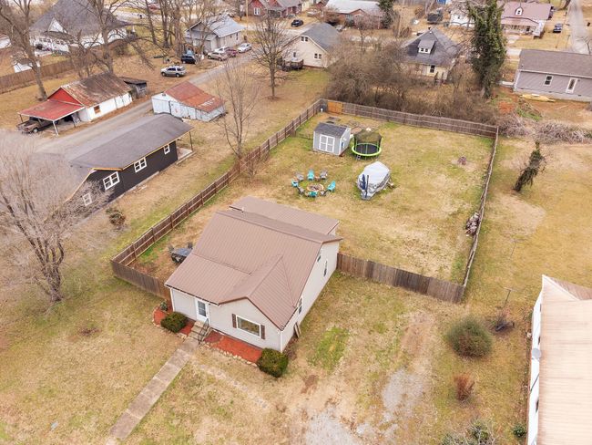 211 Powell St, House other with 2 bedrooms, 1 bathrooms and null parking in Decherd TN | Image 4