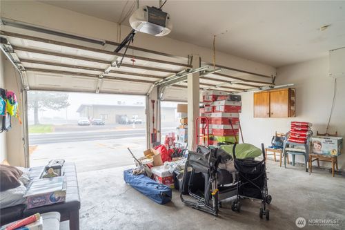 1221 S Lakeland Dr, Moses Lake, WA, 98837-9786 | Card Image