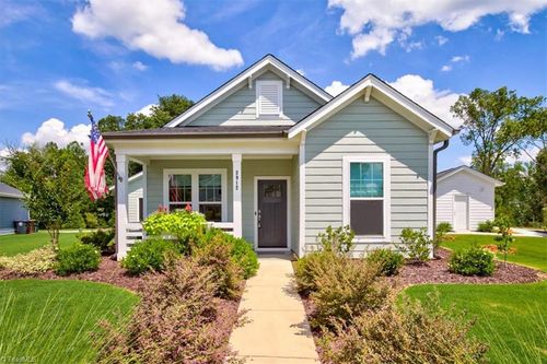 3912 Lundin Dr, Greensboro, NC, 27407-7954 | Card Image