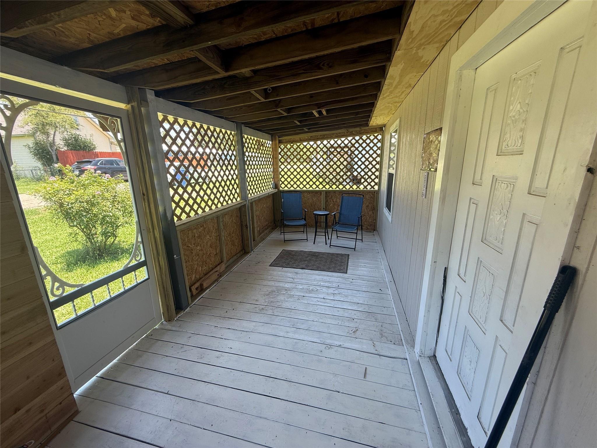 Residential Lease in Willis 3