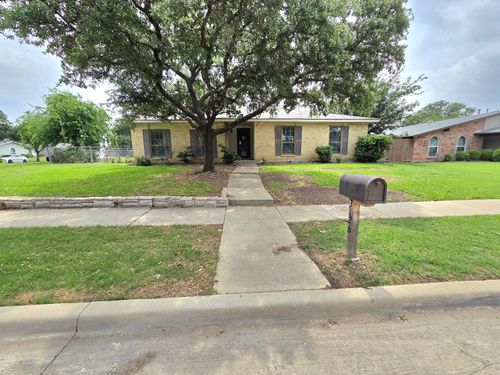 3126 Oak Hill Rd, Carrollton, TX, 75007-3517 | Card Image