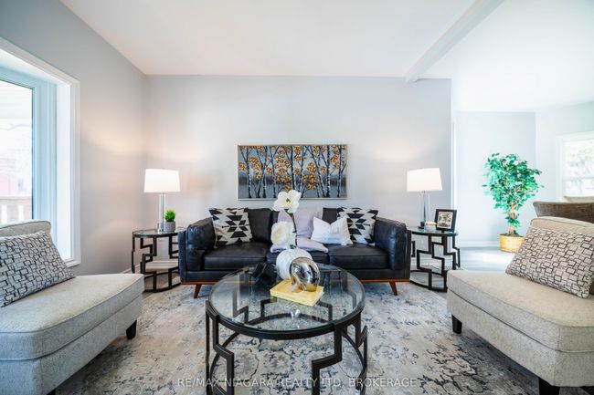 4749 Epworth Cir, House other with 4 bedrooms, 3 bathrooms and 4 parking in Niagara Falls ON | Image 9