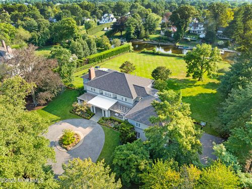 8 Buttonwood Ln, Rumson, NJ, 07760-1008 | Card Image