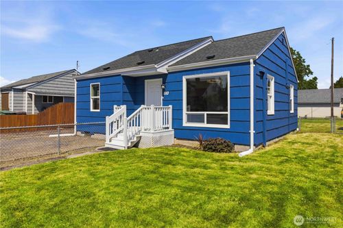 810 30th Ave, Longview, WA, 98632-2059 | Card Image