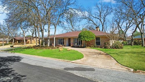 2529 Nantucket Dr, Sherman, TX, 75092-2240 | Card Image