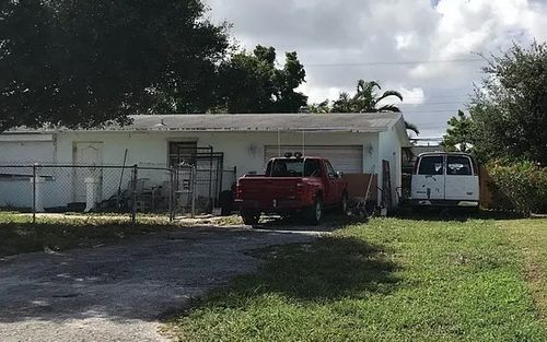 6831 Massachusetts Dr, LAKE WORTH, FL, 33462-3837 | Card Image