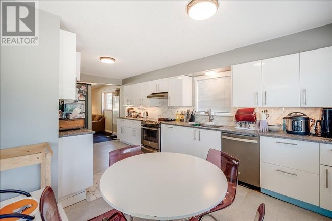 798 Kipling St, House other with 3 bedrooms, 2 bathrooms and 4 parking in Trail BC | Image 18
